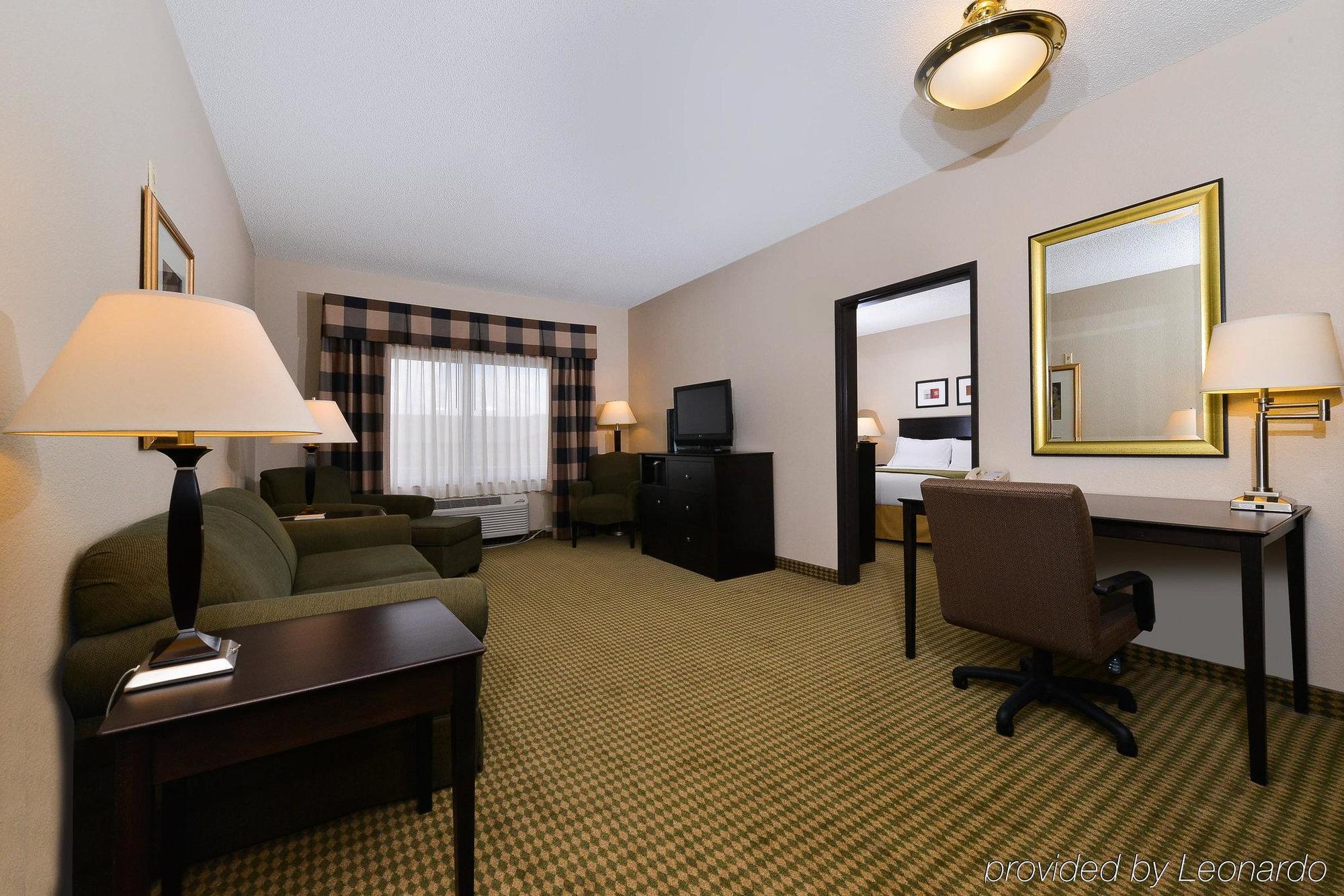 Express And Worth/i-20 Hotel 3*