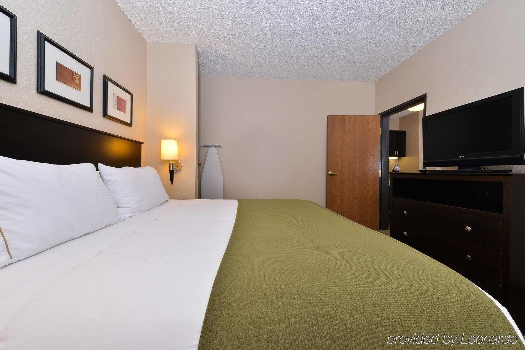 Express And Worth/i-20 Hotel 3*