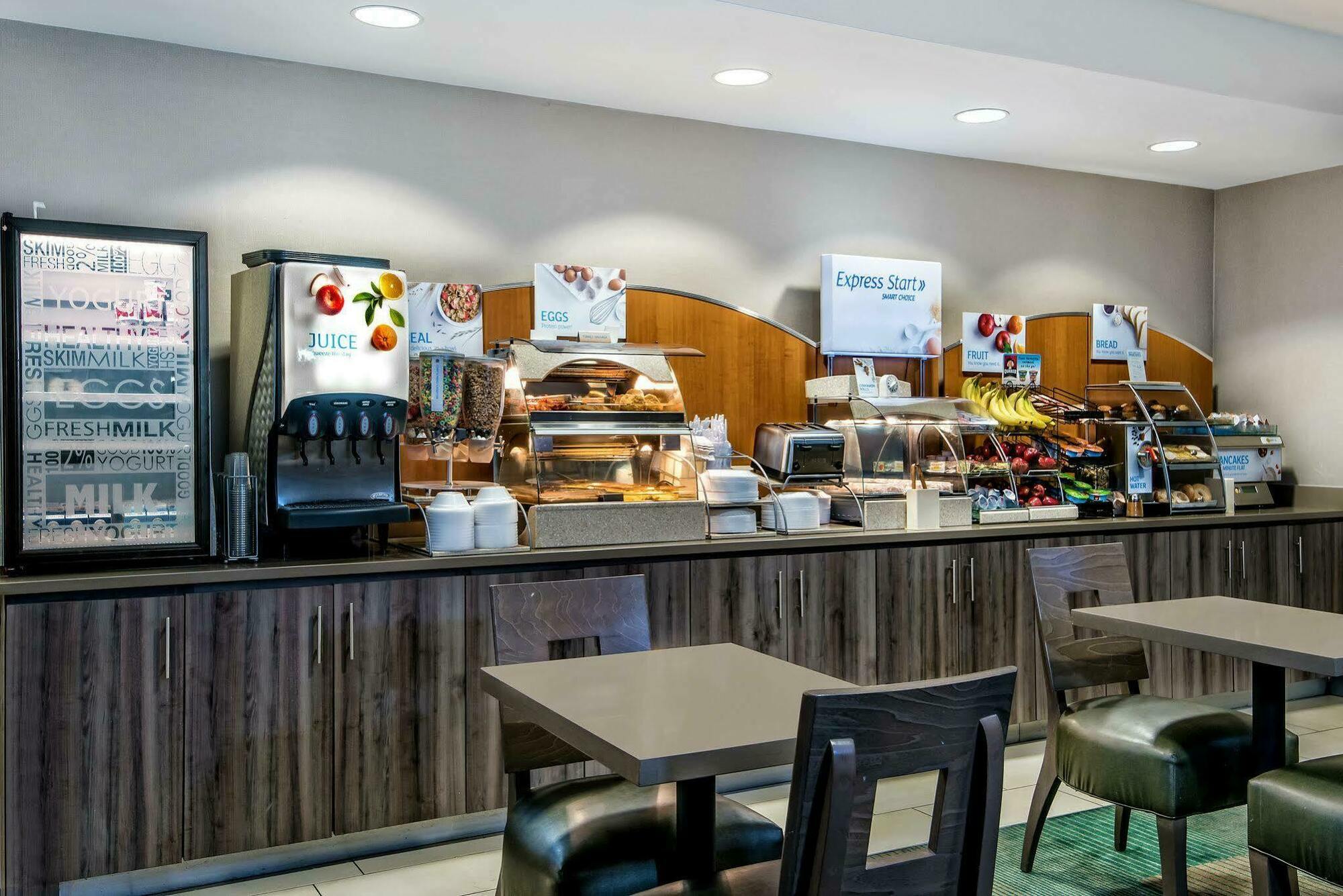 Express And Worth/i-20 Hotel 3*