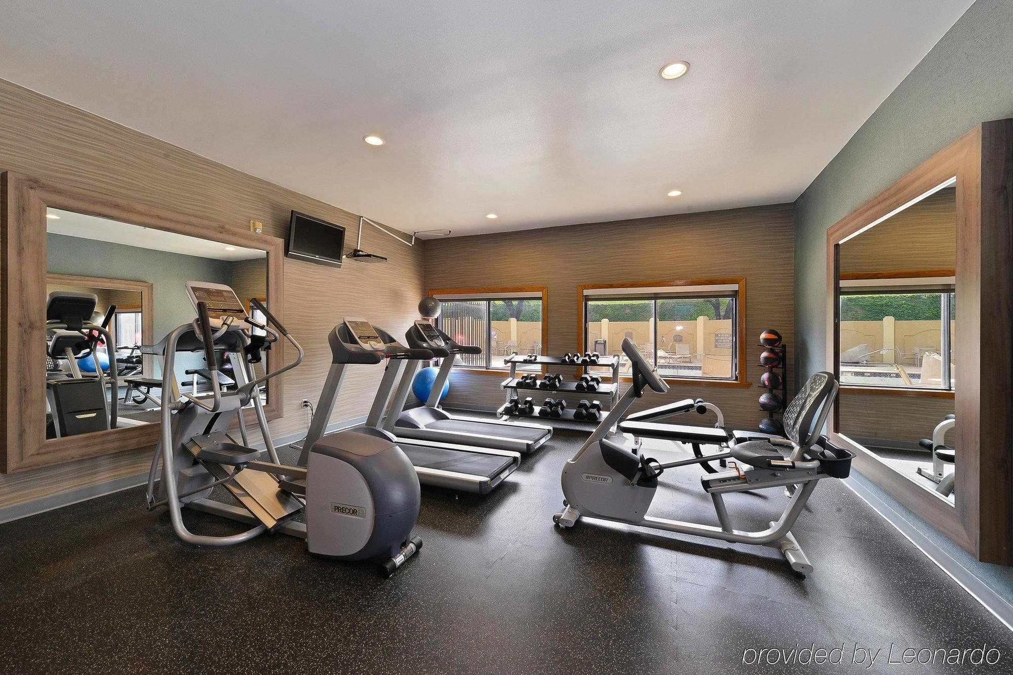 Express And Worth/i-20 Hotel 3*