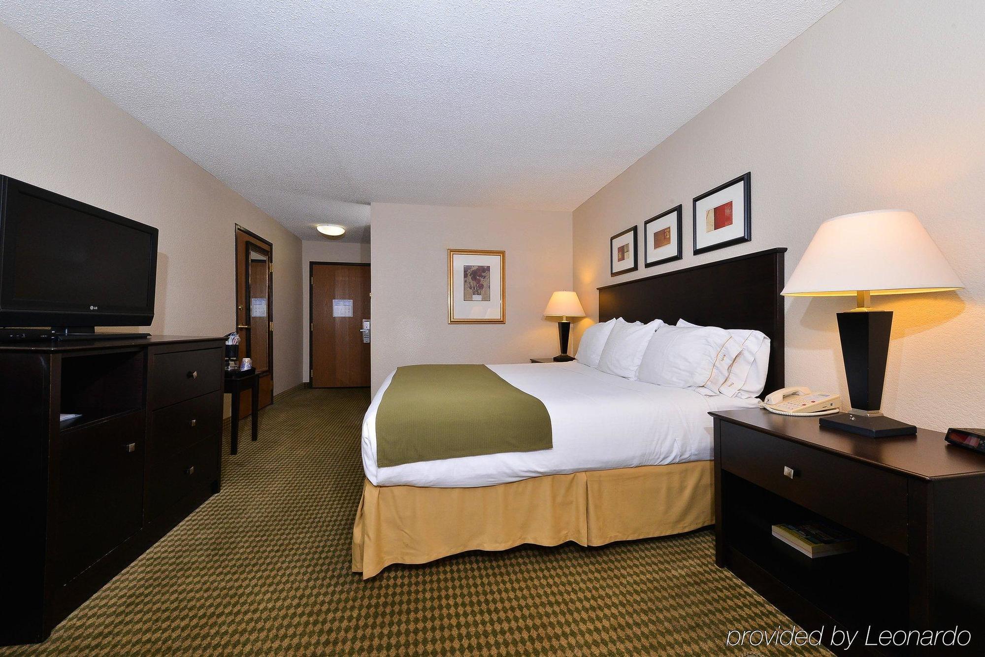 Express And Worth/i-20 Hotel 3*